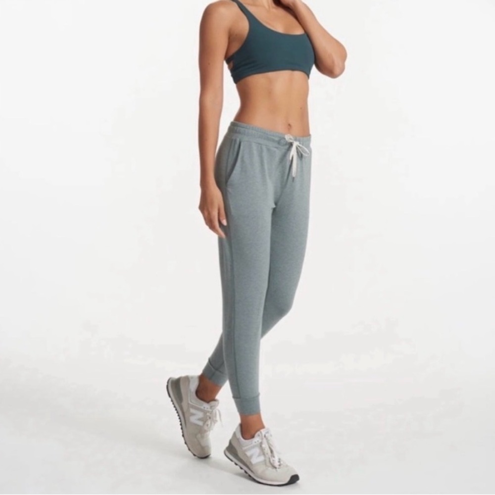 Vuori Women’s Performance Jogger, Stormy Heather Green, Medium